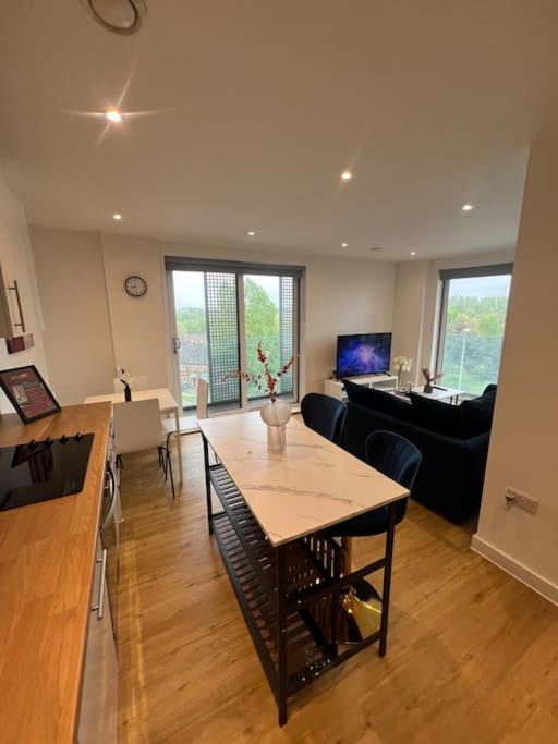 2 Bed Corner Apartment With Gym Manchester Zewnętrze zdjęcie