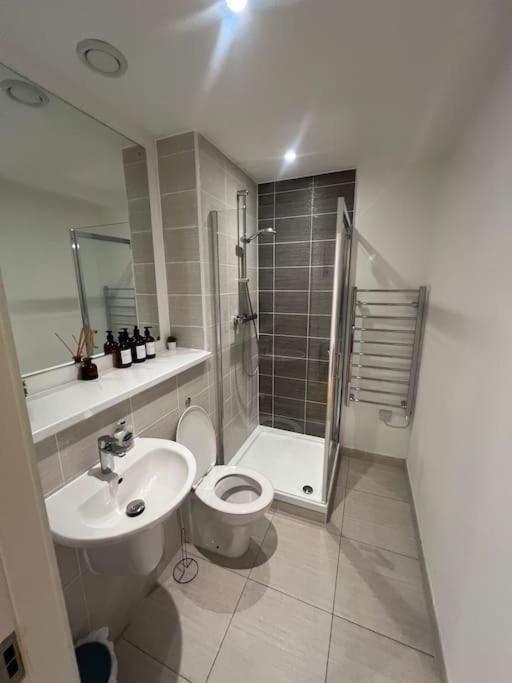 2 Bed Corner Apartment With Gym Manchester Zewnętrze zdjęcie