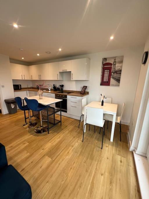 2 Bed Corner Apartment With Gym Manchester Zewnętrze zdjęcie